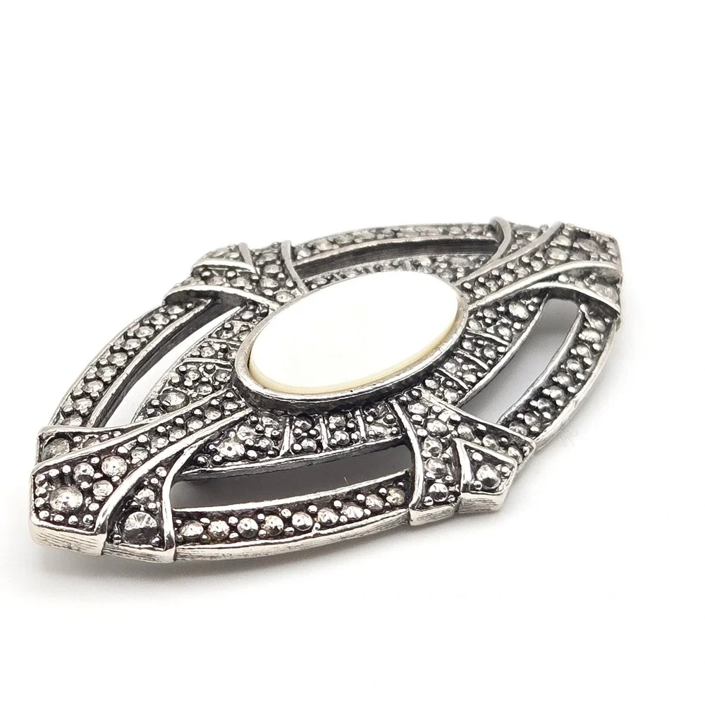 Avon Victorian Elegance Style Oval Brooch‎ Pin Mother of Pearl Faux Marcasite